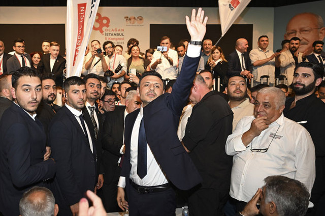 CHP İstanbul İl Başkanlığına Özgür Çelik seçildi - Resim: 1