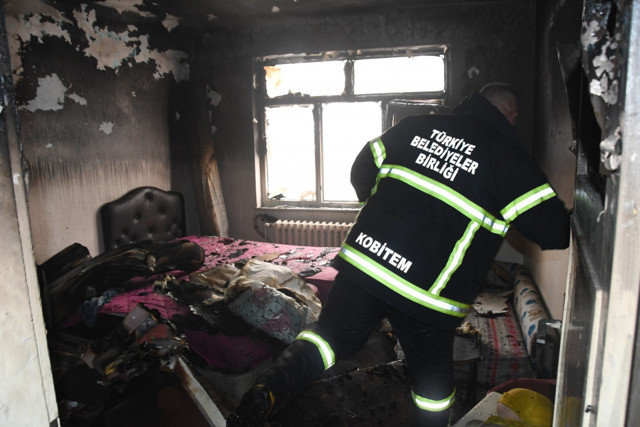 Gümüşhane'de 2 buçuk yaşındaki çocuk çakmakla oynarken felakete sebep oldu - Resim: 2