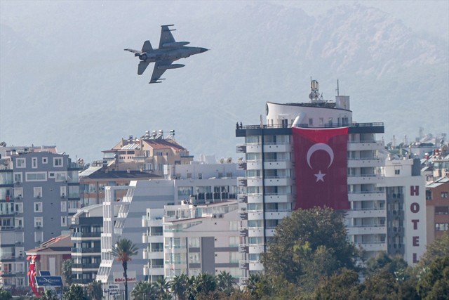 F-16'lar Antalya semalarında gözüktü - Resim: 1