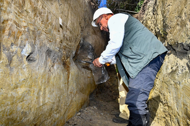 4 şehir için deprem araştırması! 90 hendek kazıldı, iki depremin izleri ortaya çıktı - Resim: 0