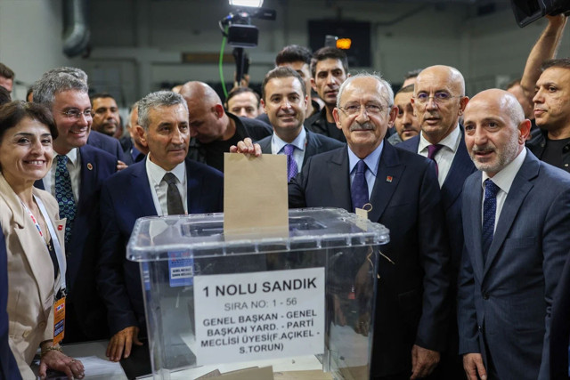 CHP'nin yeni Genel Başkanı Özgür Özel'den kurultay zaferi sonrası ilk mesaj - Resim: 1