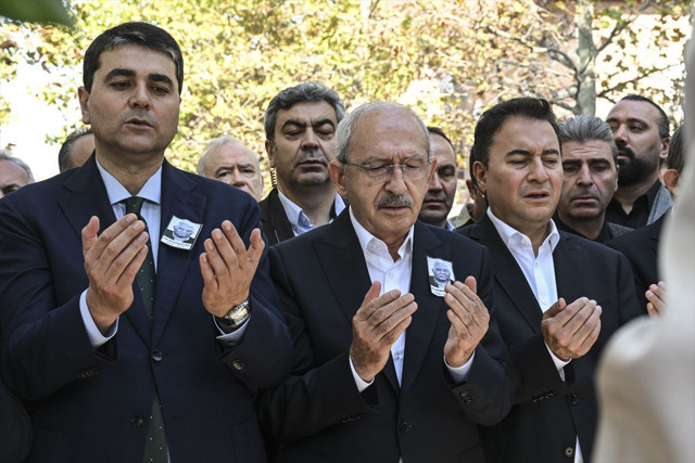 Ali Babacan'ın babası son yolculuğunu uğurlandı! Kılıçdaroğlu'na böle bağırdı: Sakın istifa etme... - Resim: 1