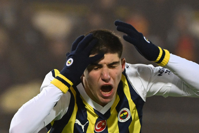 Fenerbahçe için kara gece İrfan Can Kahveci'yi zor tuttular taraftar maç bitmeden stattan ayrıldı - Resim: 0