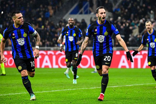 Hakan Çalhanoğlu 1 gol 1 asistle yıldızlaştı Inter farka gitti - Resim: 1