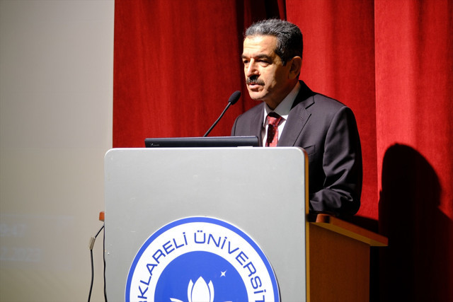 'Sigaranın zararları' paneline verilen arada sigara içtiler - Resim: 2