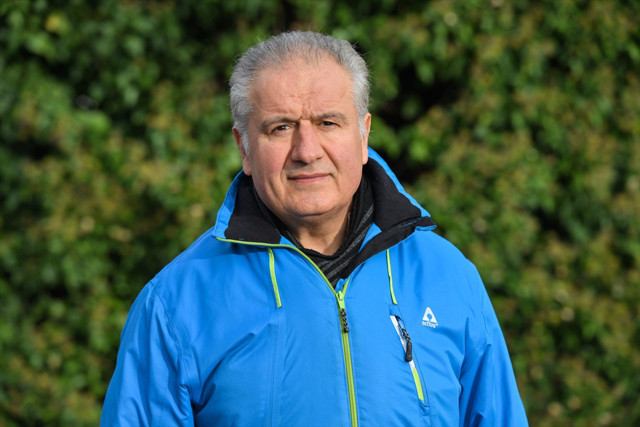 Sahipsiz köpeklerin saldırdığı hemşire canını arabanın önüne atlayarak kurtardı - Resim: 2