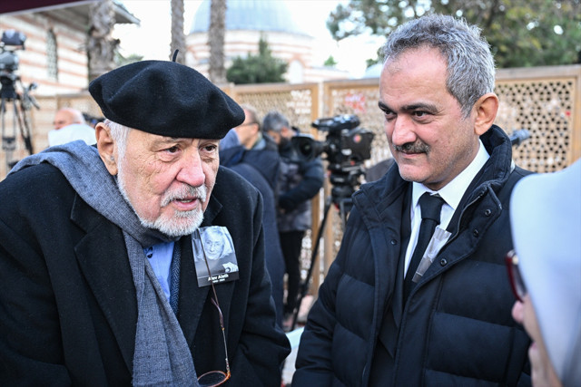 Alev Alatlı son yolculuğuna uğurlandı! Cenaze törenine Cumhurbaşkanı Erdoğan da katıldı - Resim: 1