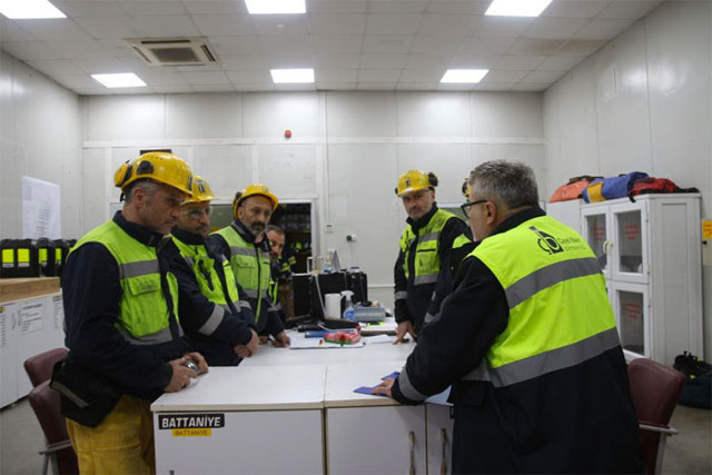 Rizeli madencileri enkaz alanında en çok etkileyen görüntü - Resim: 0