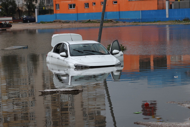 Antalya'da okullar bir gün daha tatil edildi! Sel can aldı, 'kıyamet kopuyor sandık'... - Resim: 3