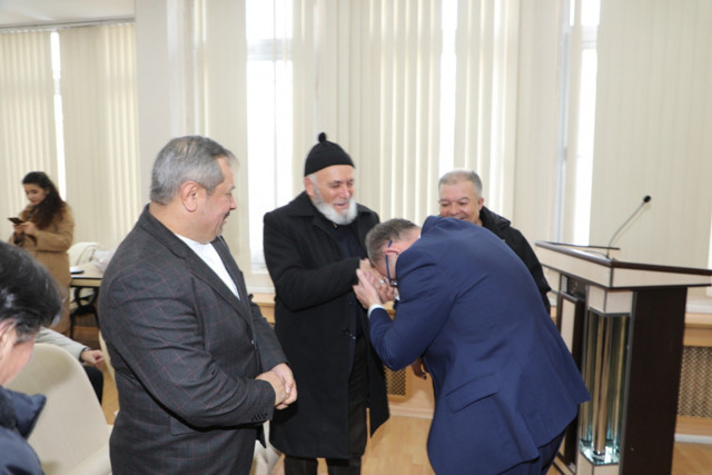 Kars Valisi Ziya Polat şehit ailelerini ağırladı - Resim: 2