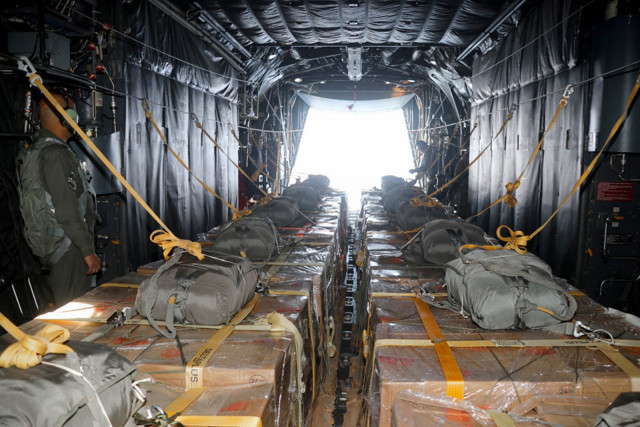 Ürdün, Gazze'ye havadan yardım paketleri bıraktı - Resim: 0