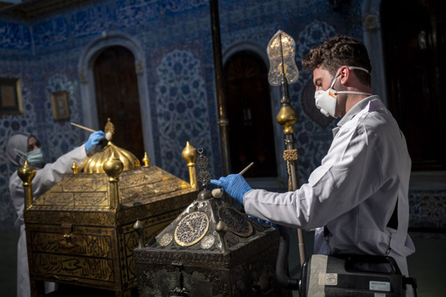 Topkapı Sarayı Mukaddes Emanetler Dairesi yeni sergileme düzeni ilgi çekti - Resim: 2