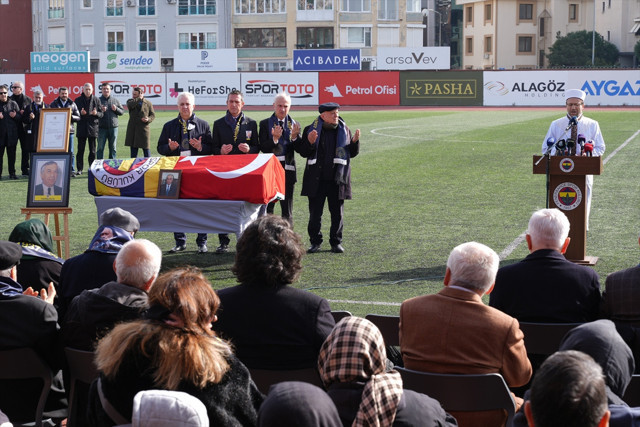 Vefat eden Eski Fenerbahçe Başkanı Tahsin Kaya için Dereağzı'nda tören düzenlendi - Resim: 0