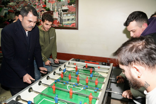 Murat Kurum sahurda öğrenci evinde playstation oynadı menemen yaptı kararsız seçmeni böyle ikna etti - Resim: 2