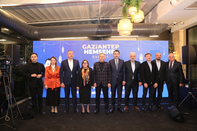 Murat Kurum: "Deprem siyasi ayrım yapmıyor, hepimizi enkaz altında bırakıyor" - Resim: 2