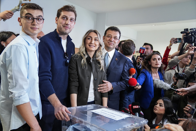 İBB Başkanı Ekrem İmamoğlu oyunu kullandı:  "5 yıllık emeğin helalleşme anı" - Resim: 0