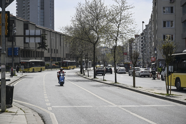 İstanbul'da seçim nedeniyle yollar boş kaldı - Resim: 0