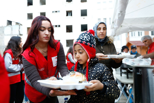 Ramazan bereketi Kızılay’la çoğalıyor! Yardımseverler bayramda Kızılay eliyle destek oluyor - Resim: 4