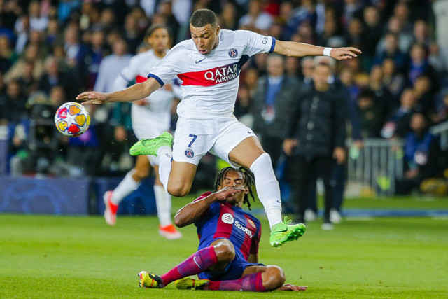 PSG, Barça'yı 4 golle devirdi, yarı final biletini kaptı - Resim: 0