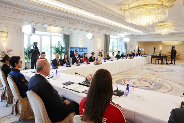 Cumhurbaşkanı Erdoğan gençlerle buluştu! "19 Mayıs tarihi, gençlerimiz için ilham ve umut kaynağı olmuştur" - Resim: 1