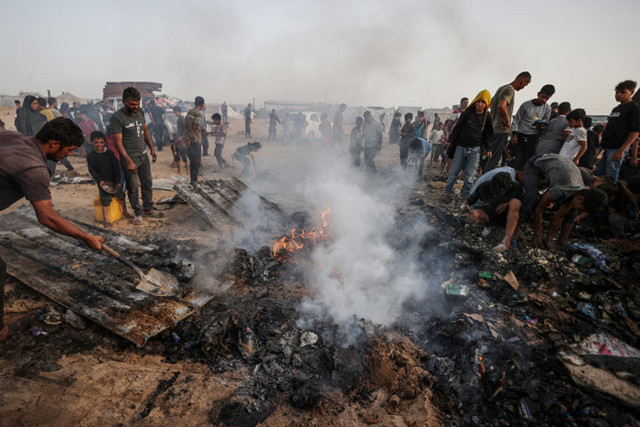 Netenyahu'dan Refah'ta çoluk çocuğun diri diri yakıldığı saldırıyla ilgili açıklama: Trajik bir hata - Resim: 1