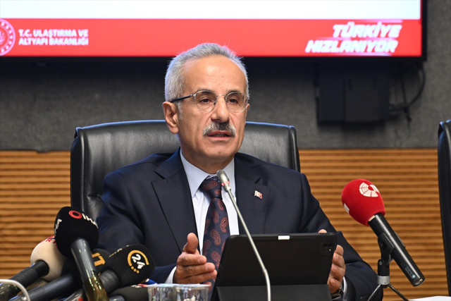 Bakan Uraloğlu, olaya el attı: Filenin Sultanları, bussiness class ile dönecek - Resim: 0