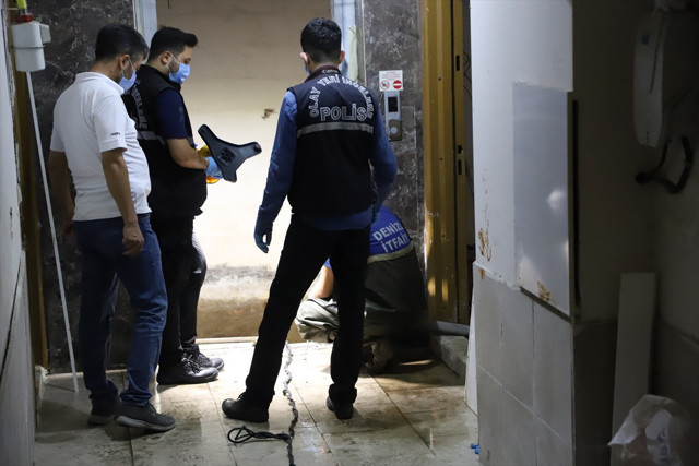 Denizli'de bir kişi asansör boşluğunda ölü bulundu - Resim: 0