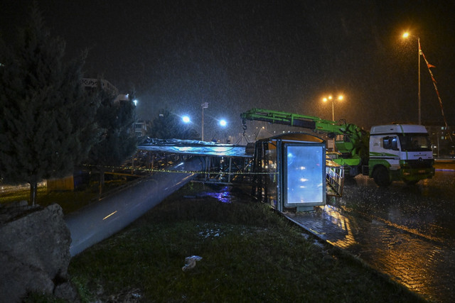 Ankara'da sağanak yağış ve fırtına can aldı! - Resim: 0