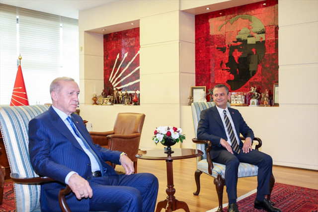 Erdoğan - Özgür Özel görüşmesi sona erdi! 18 yıl sonra bir ilk - Resim: 7