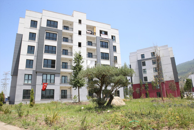 Konutu teslim edilen depremzedeler bayramda misafirlerini yeni evlerinde ağırlayacak - Resim: 0