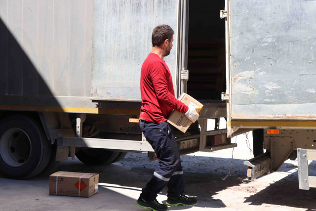 Polisi alarma geçiren olay! Patlayıcı madde yüklü kamyon arıza yaptı, patlayıcılar güvenlik önlemi alınarak nakledildi - Resim: 2