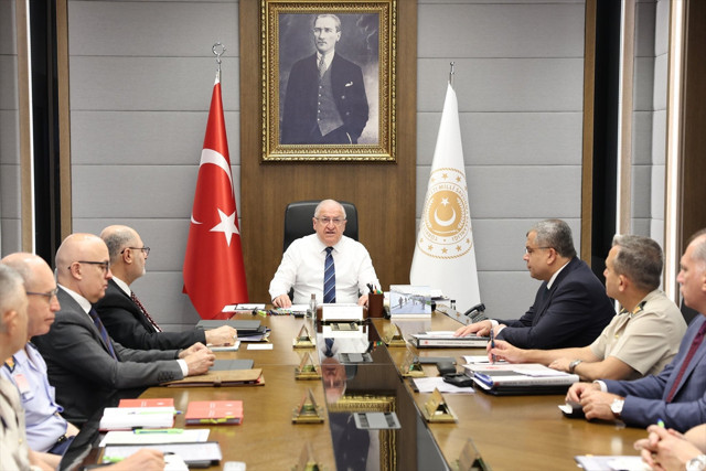 Milli Savunma Bakanı Güler: "Kamu düzenini bozma girişimleri başarısız kılınacaktır" - Resim: 0