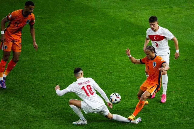 Milli Takım'ın maçında hakemden skandal karar! - Resim: 0