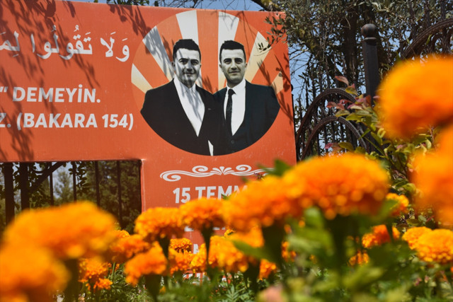 15 Temmuz şehitleri ikiz polislerin babasının acısı dinmiyor - Resim: 1