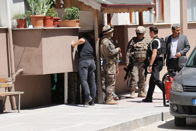 Uyuşturucu bağımlısı dehşet saçtı! Kastamonu'dan acı haber geldi: 1 polis şehit oldu - Resim: 6