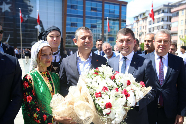 Özgür Özel'den açıklanan fındık alım fiyatlarına ilk yorum - Resim: 0