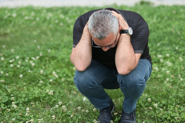 Açık arazide yıldırımdan korunmak için "Parmak uçlarında durarak çömelin" uyarısı - Resim: 1