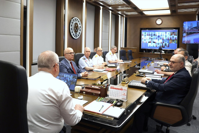 Bakan Güler, kuvvet ve birlik komutanlarıyla toplantı yaptı - Resim: 0