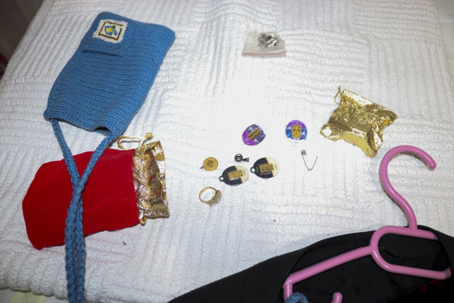 Doktora büyük şok! Evine giren kadın hırsızlar önce anahtarı buldu, sonra para kasasını boşalttı - Resim: 2