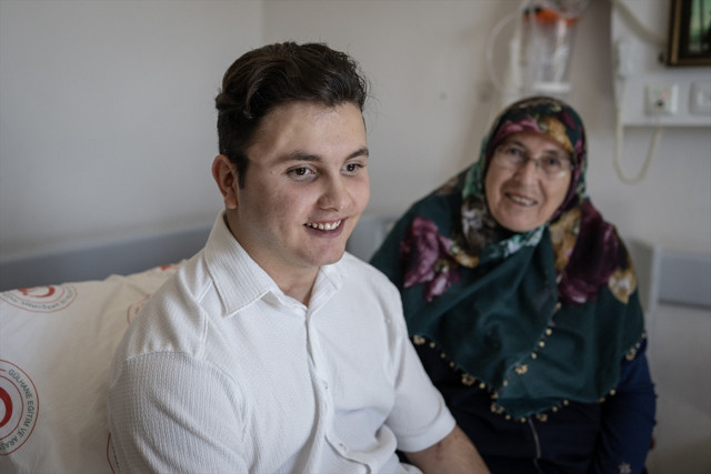 Sağlam beyin hücrelerinin güçlendirilmesiyle 2 yıl sonra komadan çıktı - Resim: 1