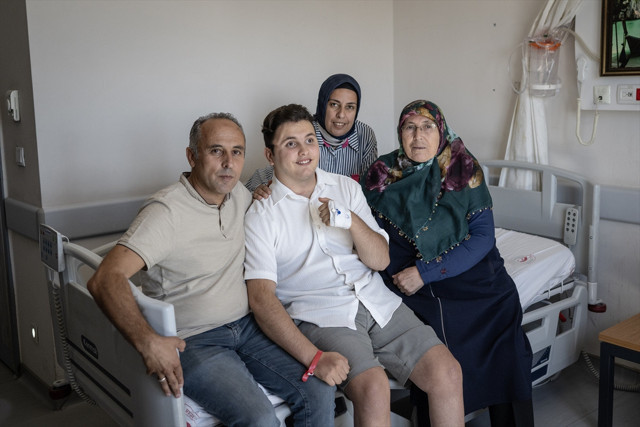 Sağlam beyin hücrelerinin güçlendirilmesiyle 2 yıl sonra komadan çıktı - Resim: 2