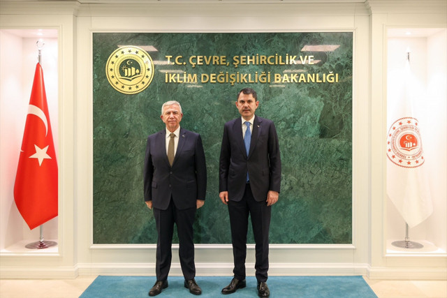 Bakan Murat Kurum, Ankara Büyükşehir Belediye Başkanı Mansur Yavaş'ı kabul etti - Resim: 0