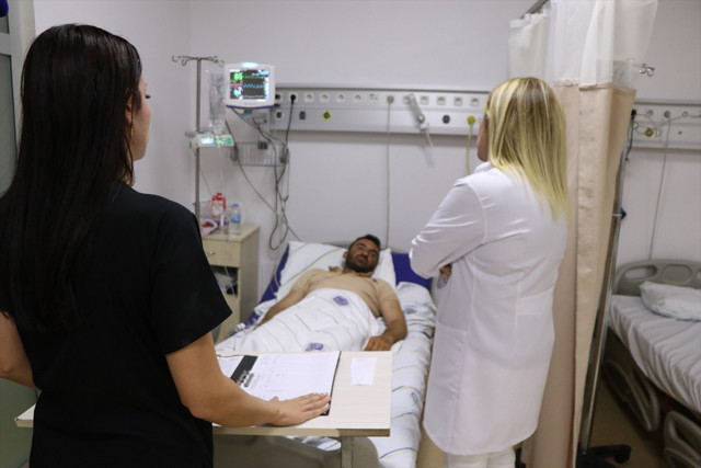 Gezmeye çıktı gözünü hastanede açtı! Adam ölümden döndü, doktor hayati öneriler verdi - Resim: 0