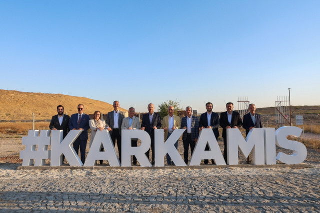 Büyükşehir ortaklığındaki Karkamış Arkeoparkı'ndaki Geç Hitit Saray alanı koruyucu çatısı açıldı - Resim: 2