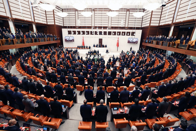 Meclis'te yeni dönem başladı! Cumhurbaşkanı Erdoğan'dan yeni anayasa mesajı: Yasakçı değil özgürlükçü olmalı - Resim: 0