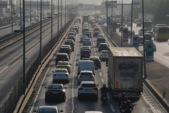 İstanbul'da sabah trafik yoğunluğu yaşanıyor - Resim: 0