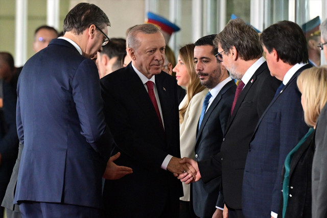 Cumhurbaşkanı Erdoğan, Sırbistan'da resmi törenle karşılandı - Resim: 0