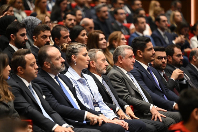 Fahrettin Altun: Türkiye'nin tezlerini ve haklı duruşunu kararlılıkla dile getiriyoruz - Resim: 1