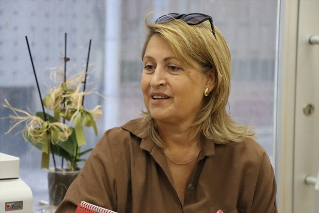 Erken evrede fark ettiği meme kanserini tedaviyle yendi - Resim: 0