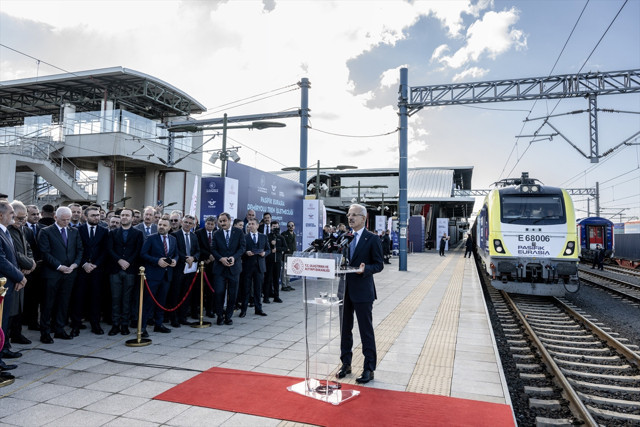 Bakan Uraloğlu, Türkiye'nin ilk özel uluslararası yük trenini uğurladı - Resim: 1